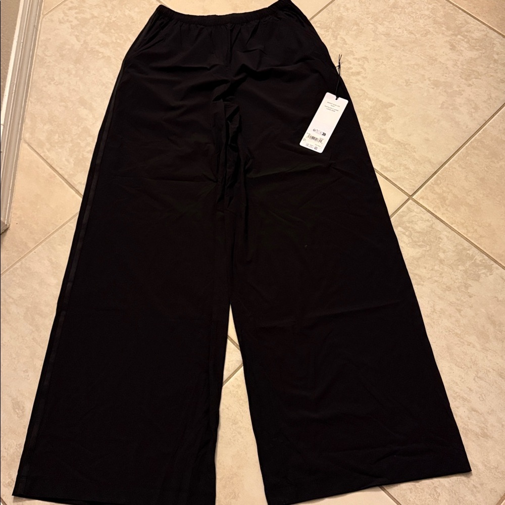 ALO Yoga Breezy, wide leg pant 33 in inseam